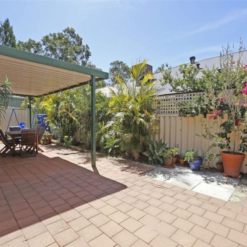 GREAT FAMILY HOME - Photo 1