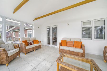 Church Road, Reading, Arborfield - Photo 2