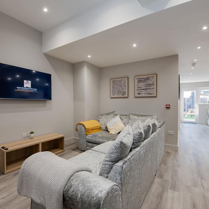 6 bedroom house of multiple occupation to rent - Photo 1