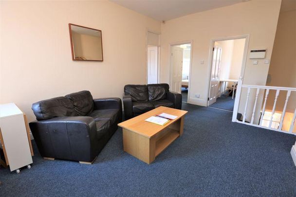 4 bedroom maisonette to rent - Photo 1