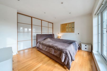 2 bedroom end of terrace house to rent - Photo 3