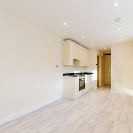 Studio to rent - Photo 3