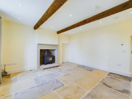 3 bedroom semi-detached house to rent - Photo 2