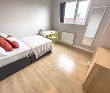 6 bedroom terraced house to rent - Photo 5