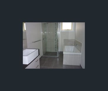 Conveniently Located 2-Bedroom Unit in Frankston - Photo 3