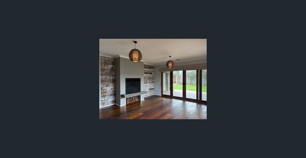 Modern Coastal Living in the Heart of Torquay! - Photo 1