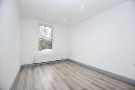 Whitehorse Lane, London, SE25 - Photo 2