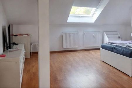 Großzügige Dachgeschossetagenwohnung in Neukirchen! - Photo 2