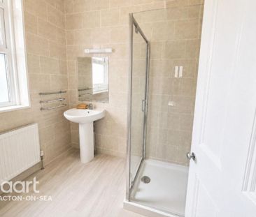 3 bedroom flat to rent - Photo 5