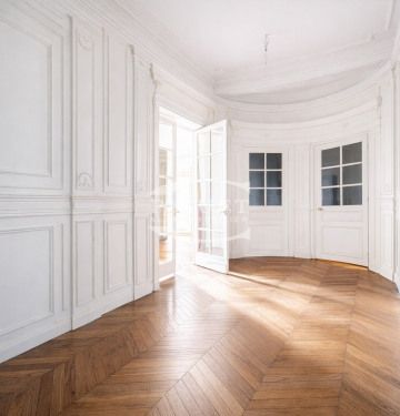 Appartement • Triangle d'Or - Photo 2