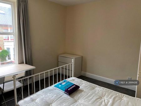 3 bedroom terraced house to rent - Photo 2