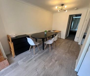 4 bedroom property to rent - Photo 2