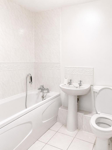 2 bedroom flat to rent - Photo 3