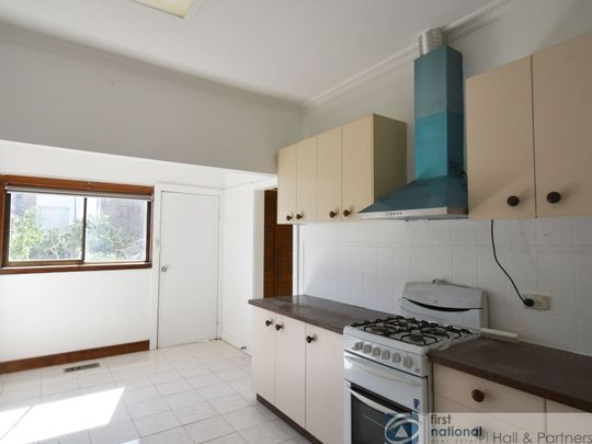 1 / 7 Gray Street, Springvale - Photo 1