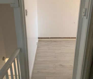 3 Bed Maisonette, Morland Estate, E8 - Photo 1