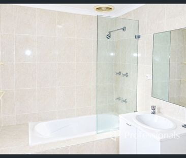 Well presented 2 bedroom home - Photo 4