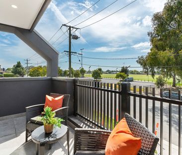 Modern Living in Prime Yarraville Location - Photo 4