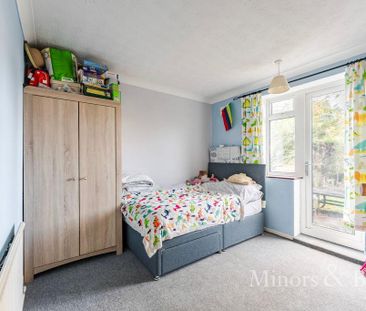 2 bedroom end of terrace house to rent - Photo 3