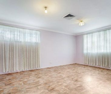 SPACIOUS FAMILY LIVING IN ONE OF GREYSTANES' MOST DESIRABLE STREETS - Photo 6