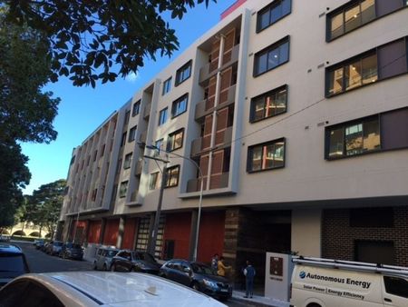 One Bedroom Plus Study With Built-in Wardrobes (unfurnished) - Photo 5