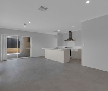 Five Bedroom Family Home in Baldivis - Photo 6