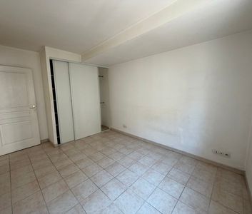 Location Appartement 2 pièces 48m² TOULON 83200 - Photo 4