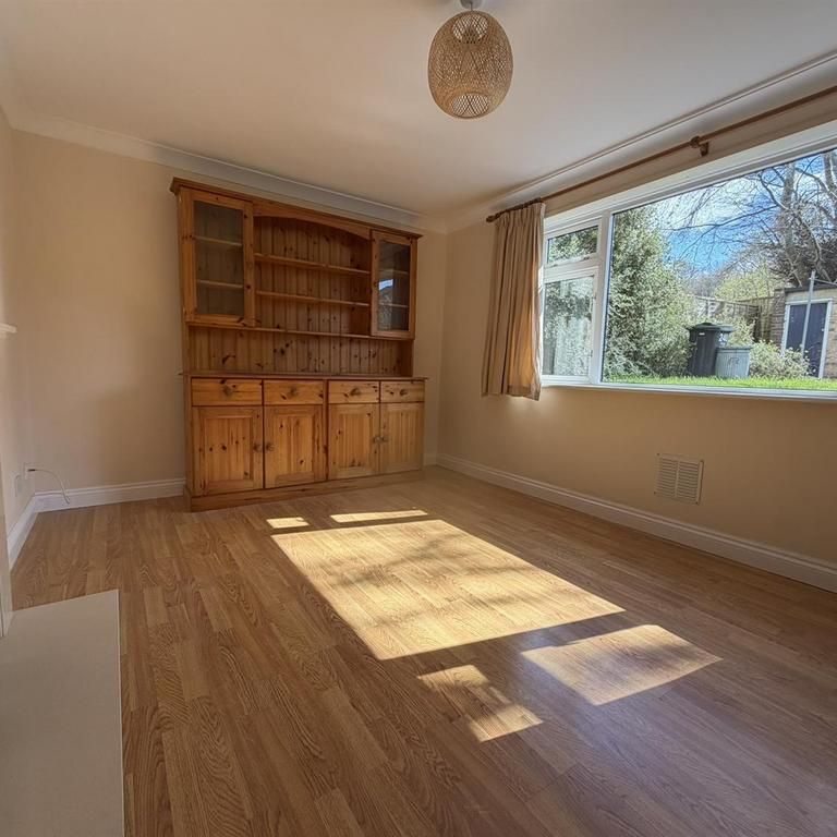 1 bedroom ground floor flat to rent - Photo 1