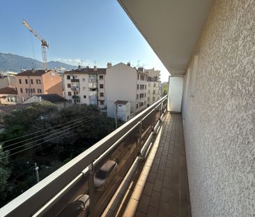Location Appartement 2 pièces 46m² TOULON 83200 - Photo 1