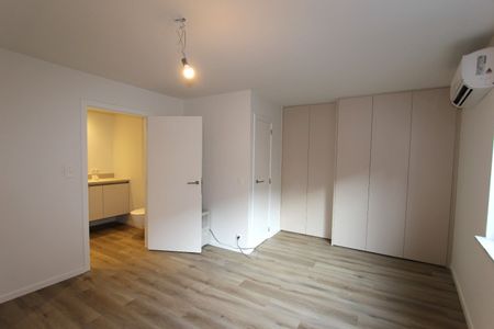 GELIJKVLOERS APPARTEMENT IN HET CENTRUM - Photo 4
