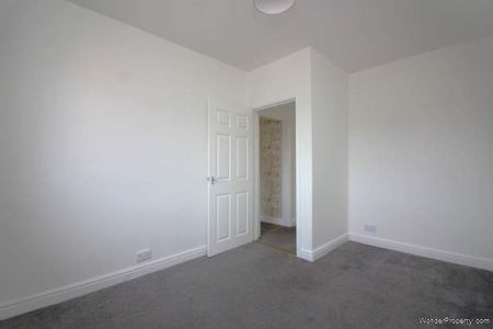 2 bedroom property to rent in Saltcoats - Photo 2