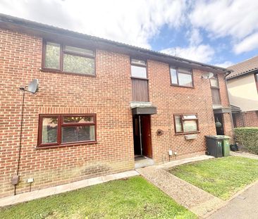 Wellesley Close, Ash Vale, GU12 - Photo 1