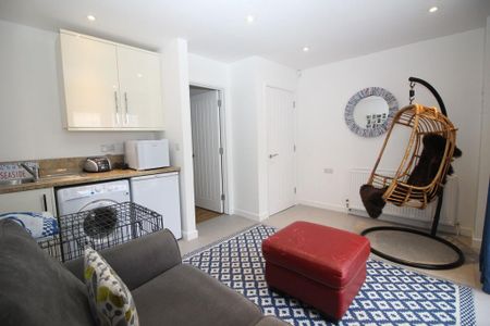 4 bedroom terraced house to rent - Photo 2