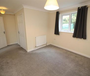 4 bedroom terraced house to rent - Photo 4