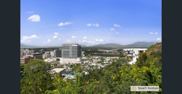 Lifestyle Living at the Top of Town… - Photo 1