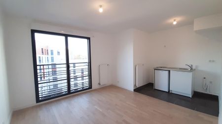 location Appartement T0 DE 24.1m² À RUEIL MALMAISON - Photo 2