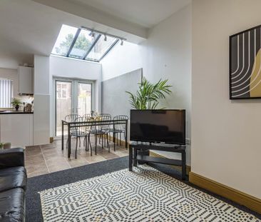 6 bedroom house to rent - Photo 2