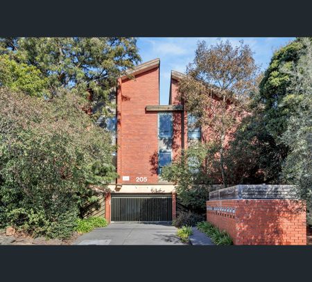 10/205-207 Maribyrnong Rd, Ascot Vale, Vic 3032 - Photo 3
