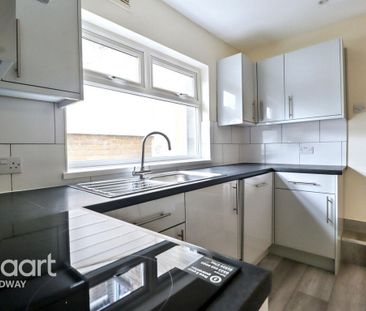 3 bedroom terraced house to rent - Photo 6