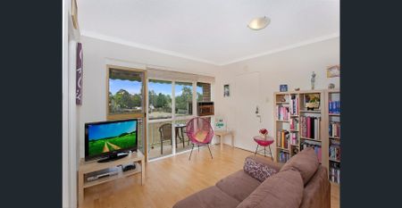 Quietly Located Cozy Apartment - Photo 5