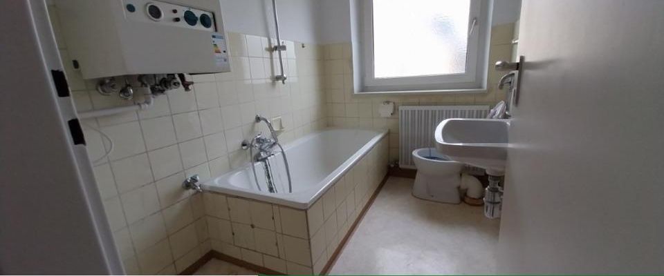2-Zimmer-Wohnung in gutem Zustand mit Balkon - Foto 1