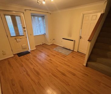 Barnum Court, SWINDON - Photo 5