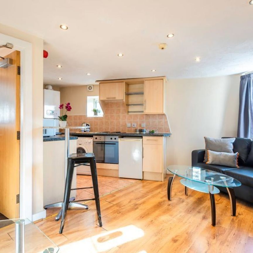Woodsley Road, Hyde Park, LS3 1DX - Photo 1