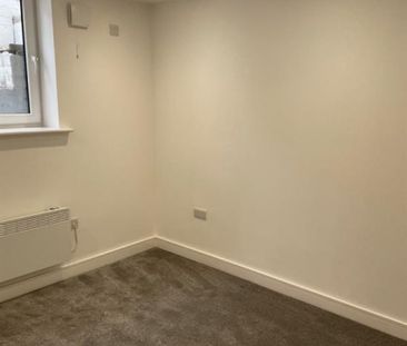 1 Bedroom Apartment To Let - Photo 5
