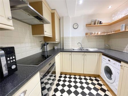 3 bedroom flat to rent - Photo 4