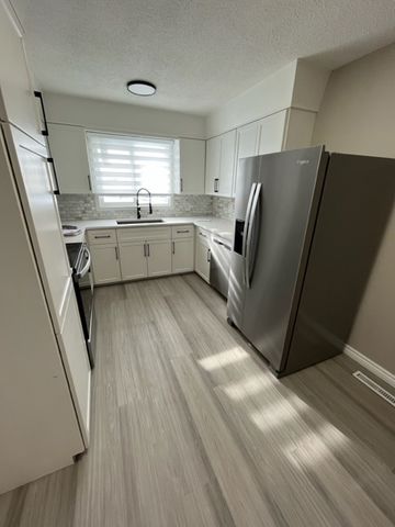 🏡 Beautiful 3 Bedroom Duplex for Rent - Photo 4