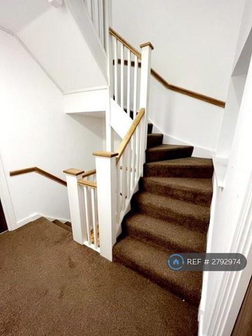 1 bedroom in a house share to rent - Photo 5