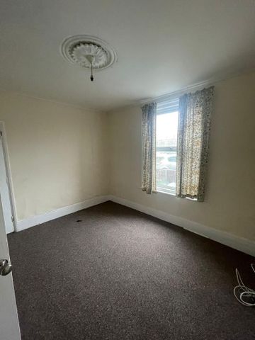 1 bedroom ground floor flat to rent - Photo 5