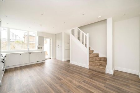 3 bedroom end of terrace house to rent - Photo 5