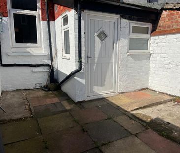2 bedroom terraced house to rent - Photo 6