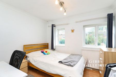 4 bedroom semi-detached house to rent - Photo 4